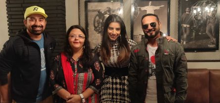 Shailaza Singh, author of best seller Faith-The Mystery of the Missing Girl with Rannvijay Singha, Gaelyn Mendonca and Nikhil Chinapa of MTV Roadies
